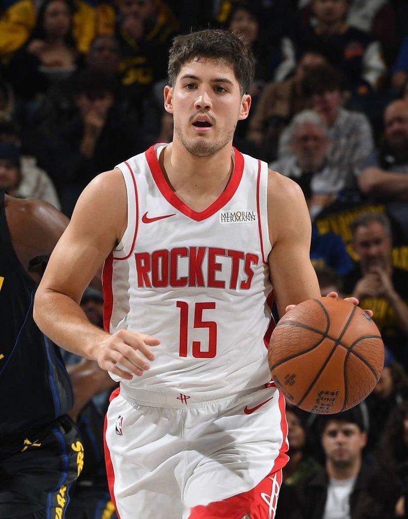 谢泼德会是早期进步最快候选人吗？与新秀赛季相比，谢泼德今年的各项数据都有所提升：