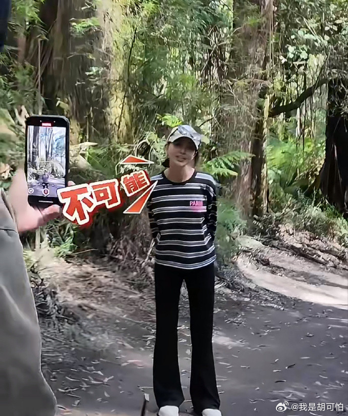 昆凌也逃不过周杰伦男性拍照的突发奇想啊，看周杰伦拍的vlog怎么也想不到会说出“