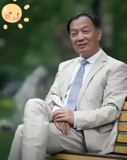 温铁军教授那句“要私有化先还命”，简直振聋发聩！这哪是单纯的愤怒，是戳破本质的清