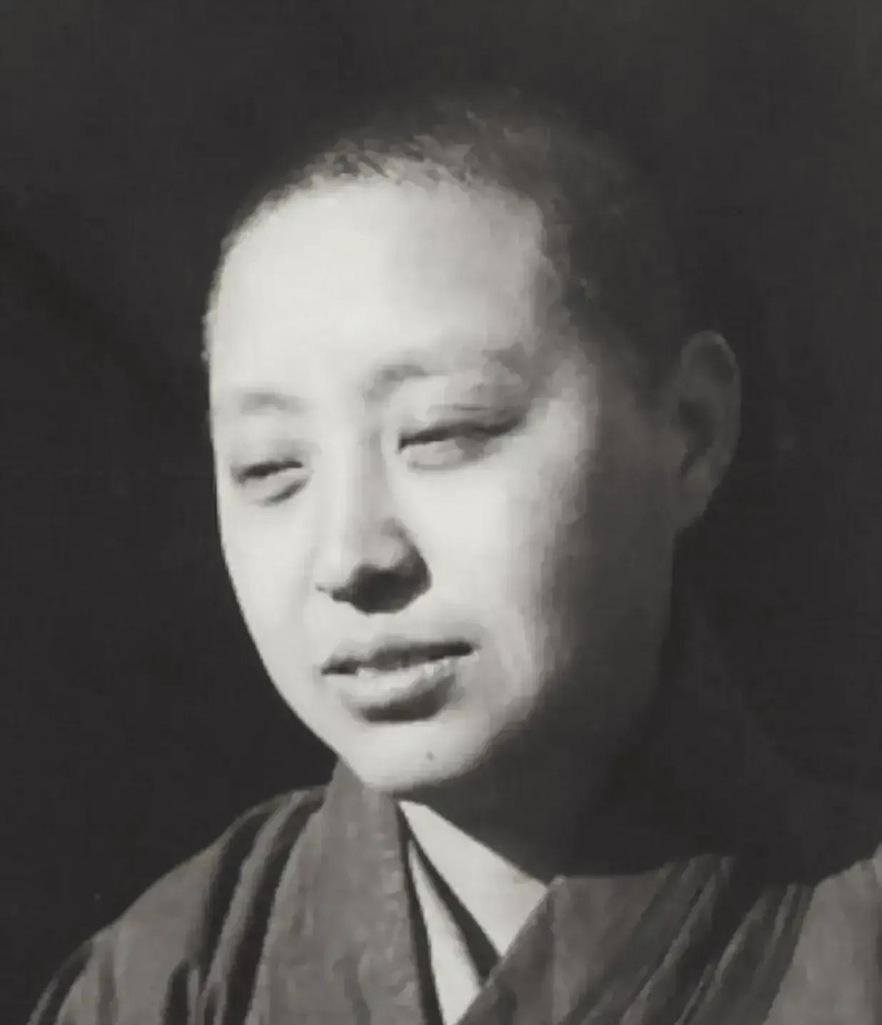 1937年，日寇冲进南京百岁宫找“花姑娘”，他们刚进入大殿，就看见一个老师太坐在