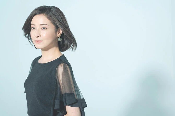 日娱新闻檀丽檀丽杂志《CREA》采访美图。