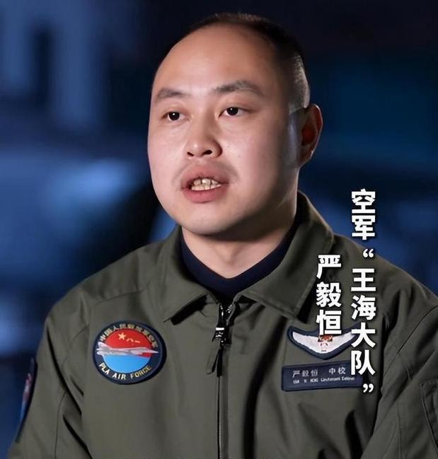 中国空军亮剑！‘警告无效可开火’震撼外机，歼-20碾压F-35上演空中猎杀