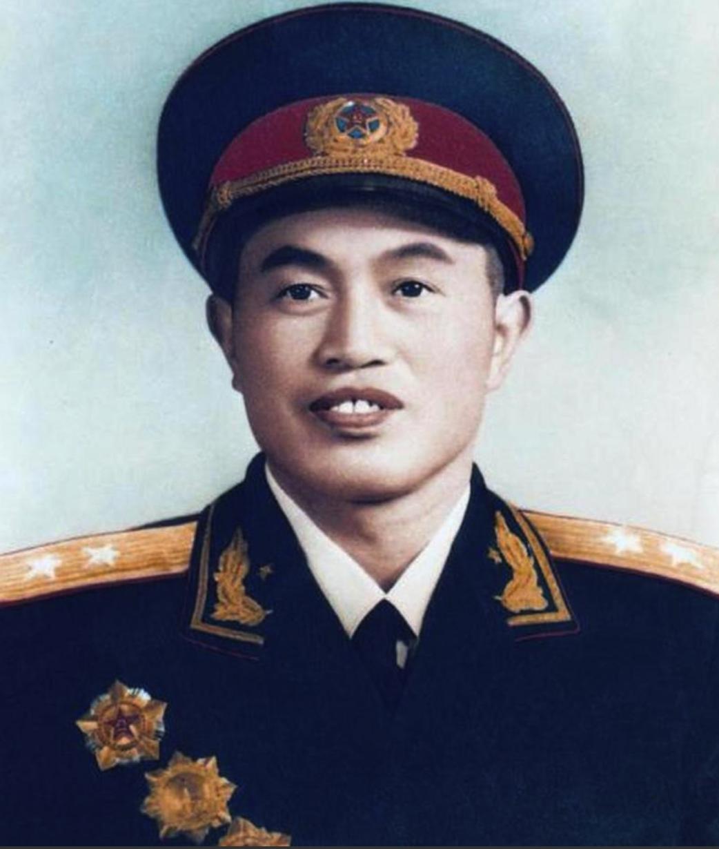 1944年,皮定钧带两名警卫上了少林寺,谁知一入寺门,武僧拿二十多支枪口就对准了