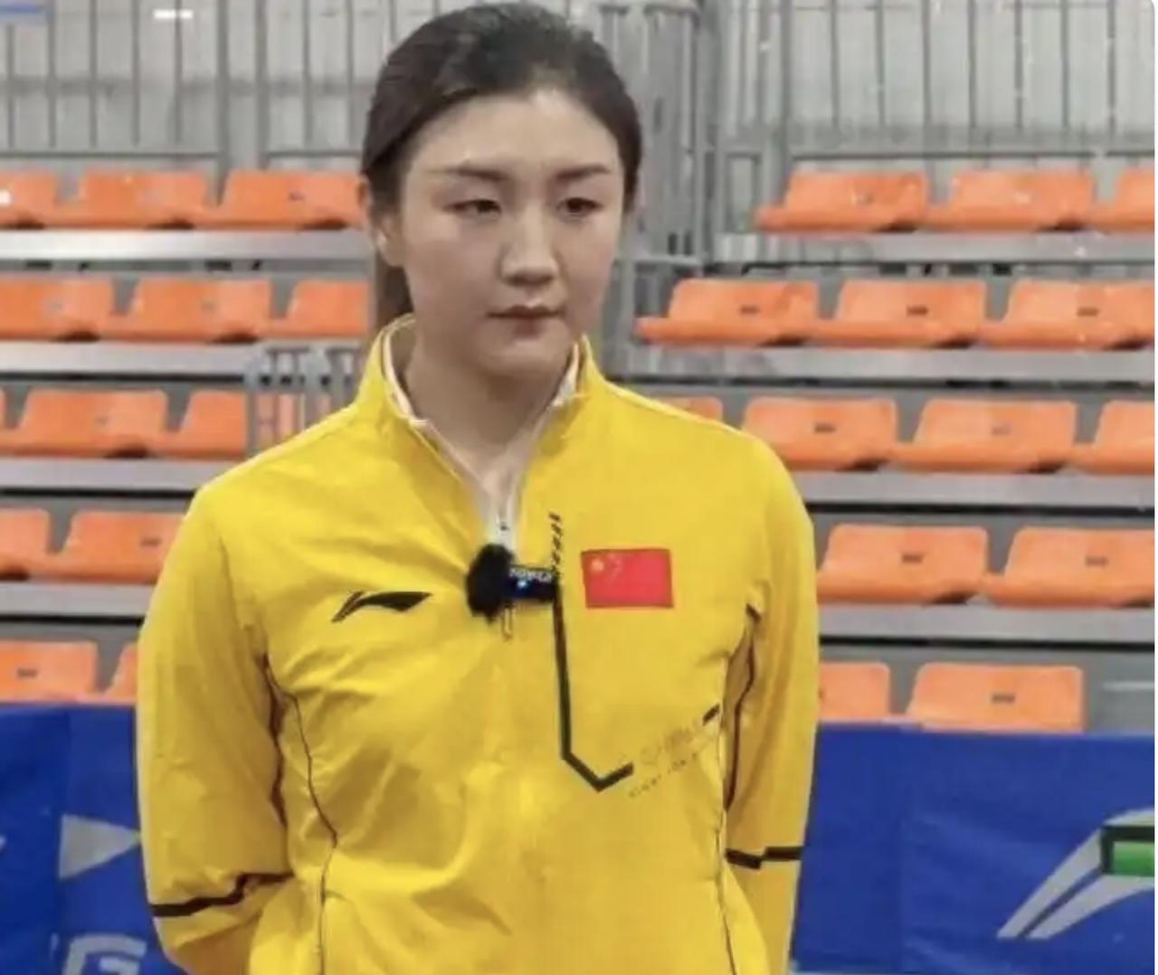 陈梦才是聪明人啊央视主持人问她，你退役了吗？陈梦说，我没退役，有机会打比赛，