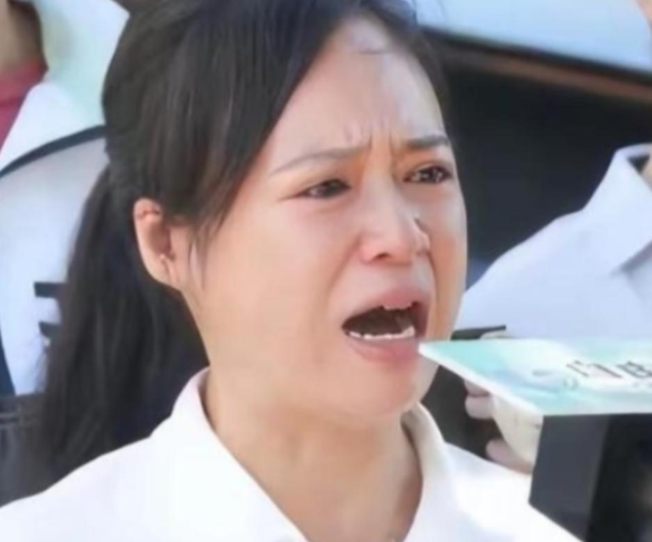 “中国越制裁我，我就越反华！”撂下这句狂言的，竟是个早被吊销执照、冻结账户、彻底