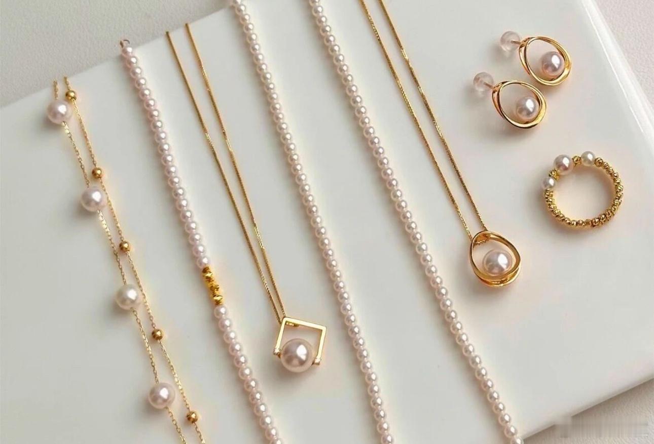 一级致癌物超标9000倍项链、耳饰、手链……不少人喜欢戴合金饰品，因为看上去好看