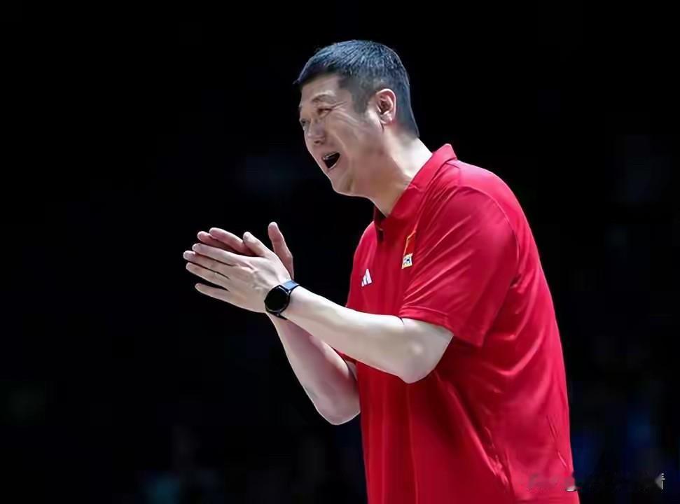 女排主教练赵勇和蔡斌对比：1.魄力赵勇敢于启用新人，不唯唯诺诺，按照自己的