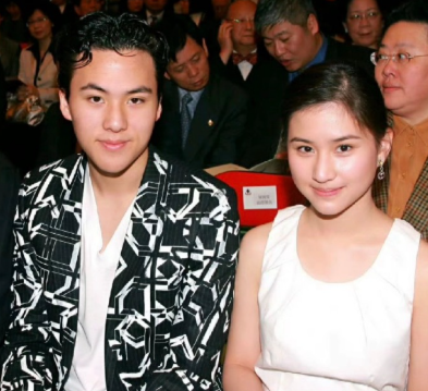 何超莲，坦言自己其实很穷自己所经营的产业，都属于亏损状态，现在的目标是努力赚钱