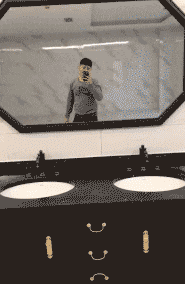 搞笑gif: 我这男朋友不分手是要留着过年吗