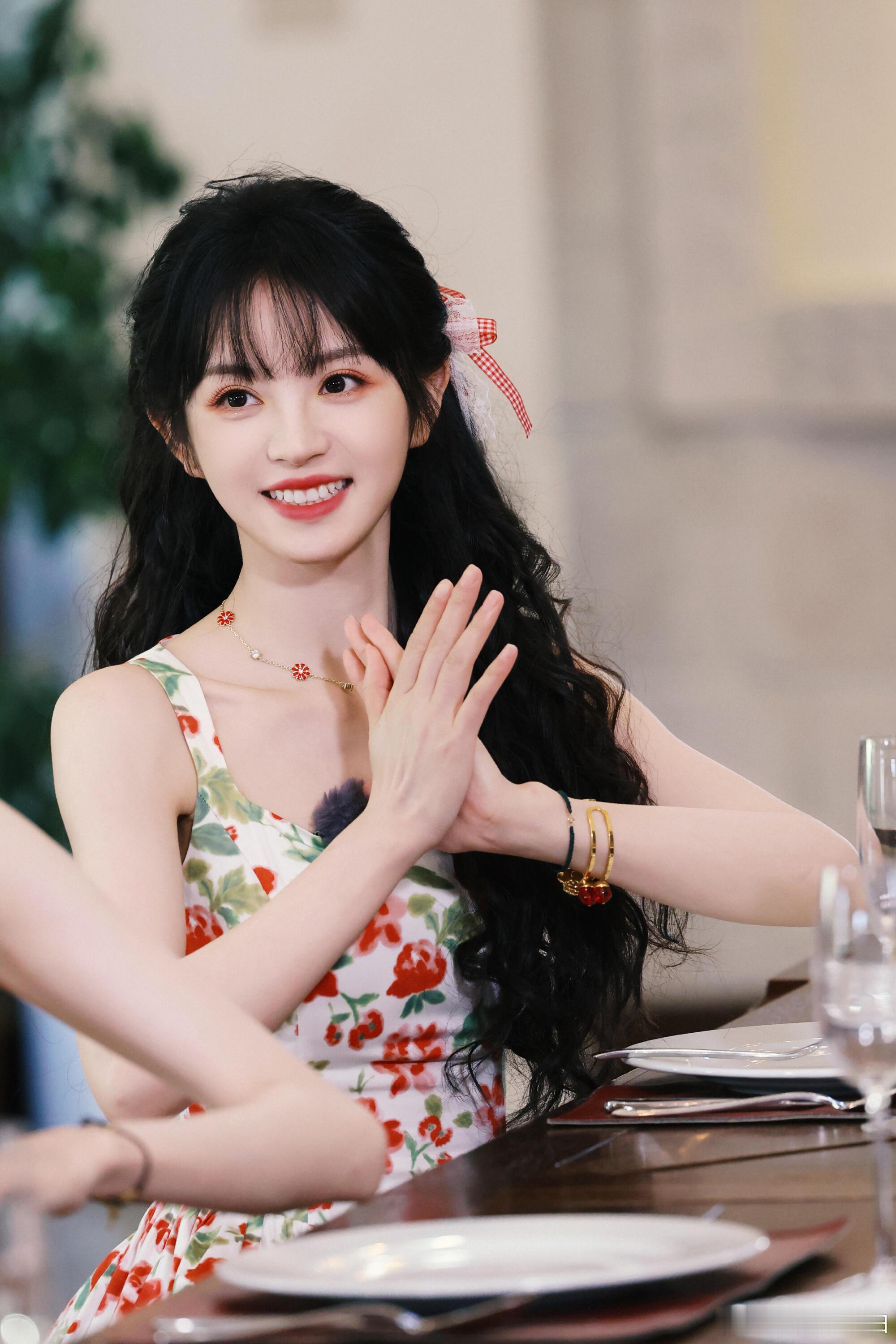 李一桐田曦薇这段关于情绪的对话，简直说到了心坎里，情绪本来就该有起伏，不必为了稳