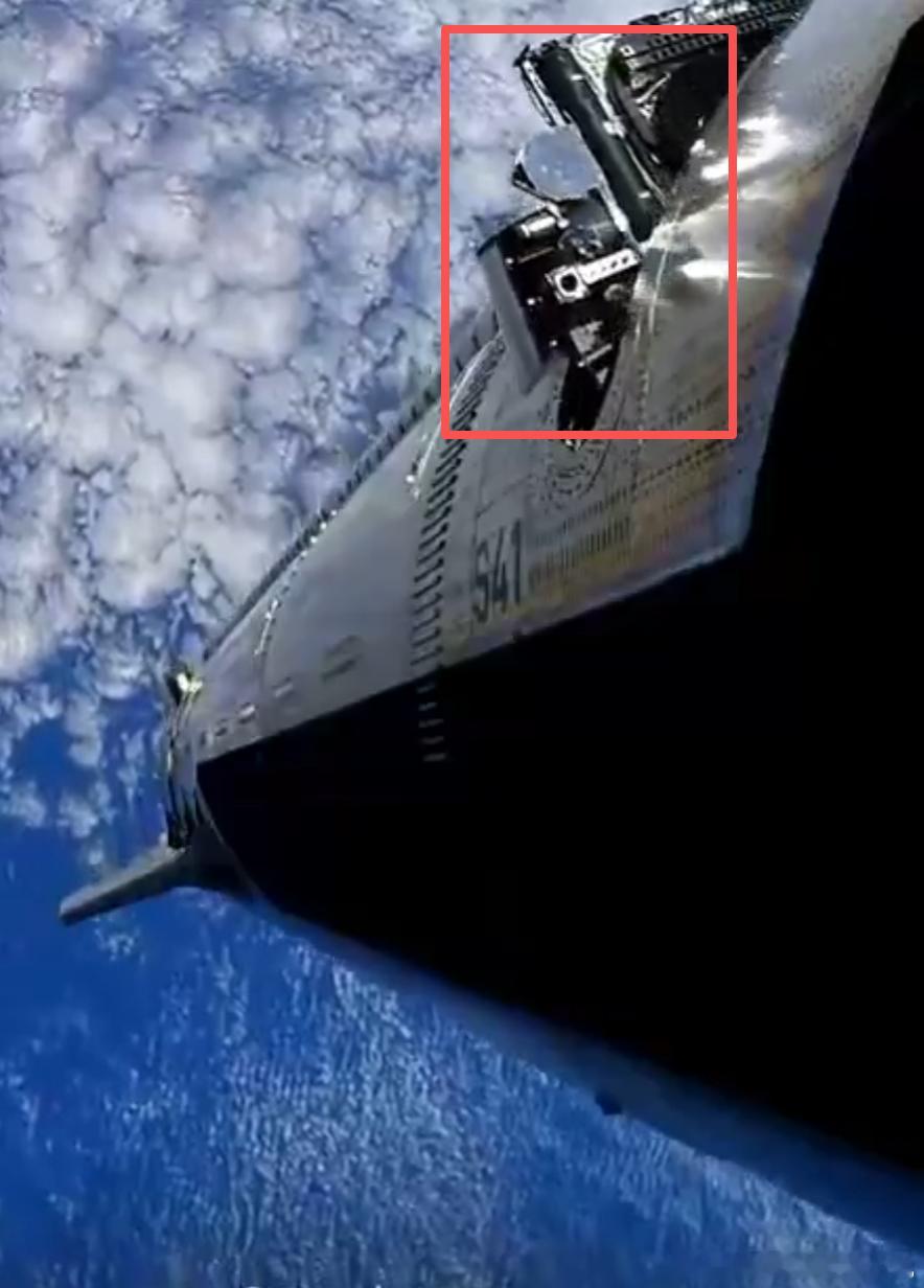 SpaceX马斯克星舰第十四次试飞几个小时前，星舰第十四次试飞，将26枚V3卫