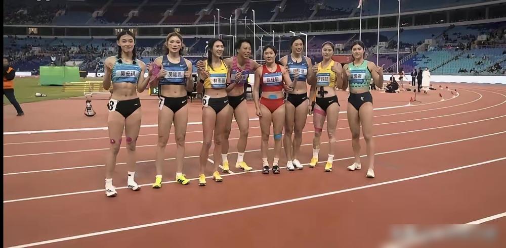 当前国内100米女子跨栏顶尖选手的合影，可以看出来其中林雨薇的体脂率貌似最低，刘