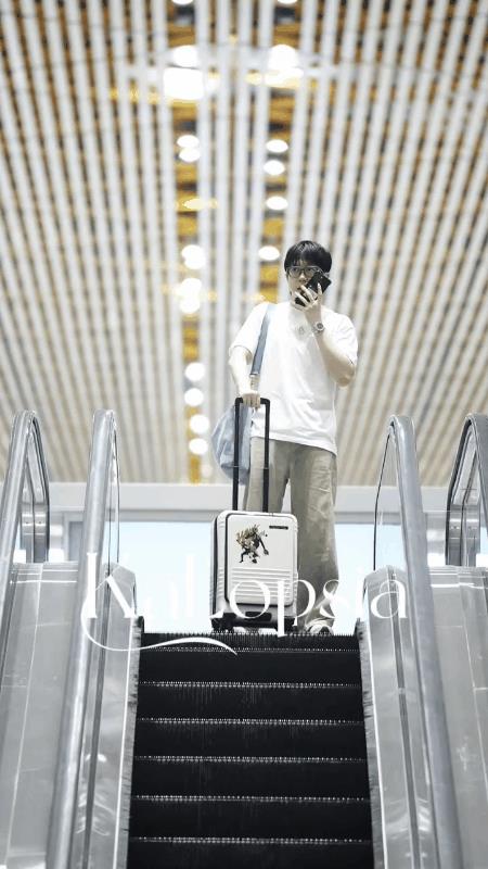 7.16王楚钦平安落地北京！国乒大部队，洛杉矶飞北京到达，经历了十几个小时
