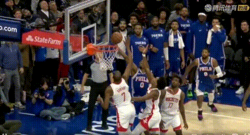 致命误判——杜兰特1秒干扰球未吹，76人全场狂喷裁判。致胜球啊，回放清清楚楚的