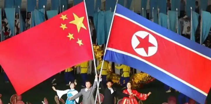 以前一直没想明白，中国都和一百多个国家建交了，为什么偏偏只有朝鲜被定成独一档的“