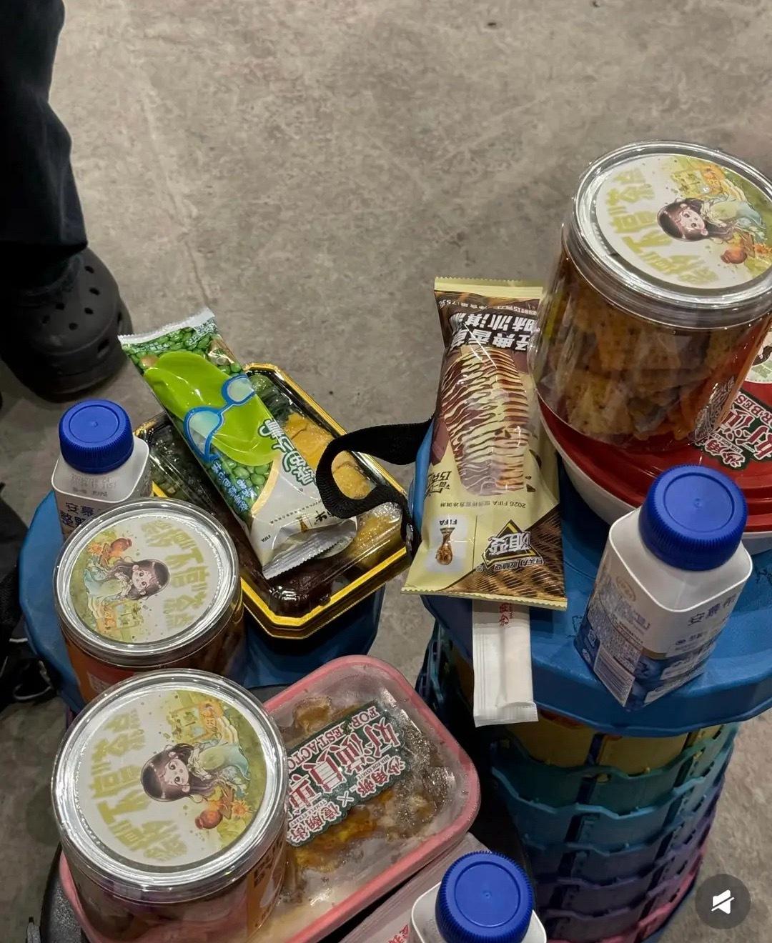 卧槽，王楚然给粉丝逆应援也太丰盛了吧全我爱吃的