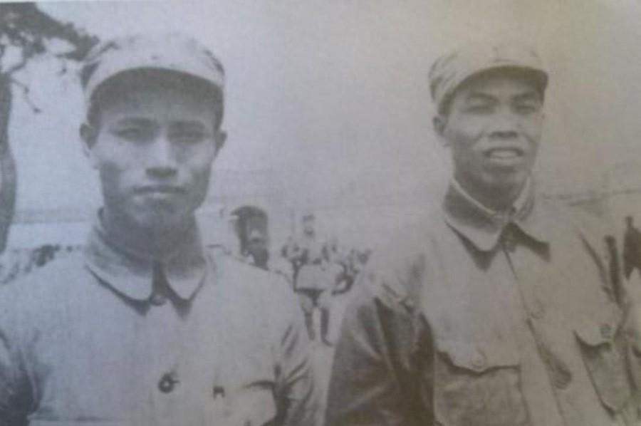 时隔16年再度回到卫戍区担任政委，兼任军区副政委，曾在大军区担任政委，职务变动背