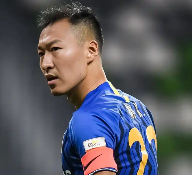 这套U23首发以老带新，9月20日下午一点，亚运会男足B组第二轮，U23国足对阵伊朗U23。两队首轮