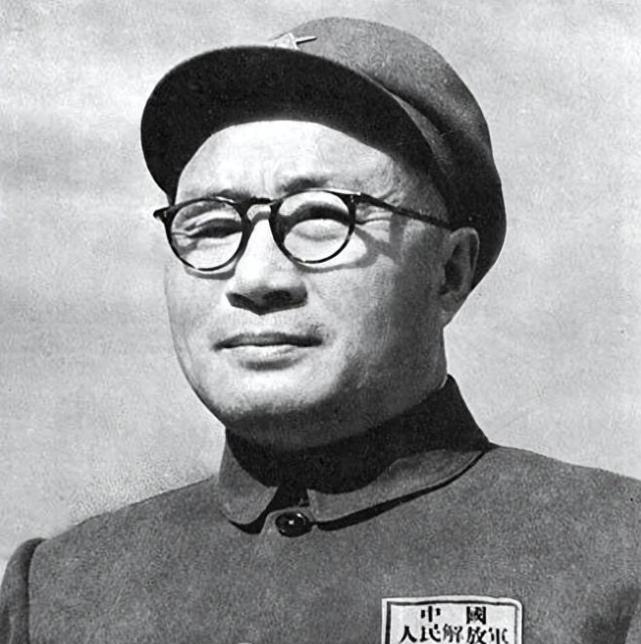 新中国成立后，毛主席想让刘伯承担任总参谋长，但是，刘伯承婉拒了，说：“总参谋长我