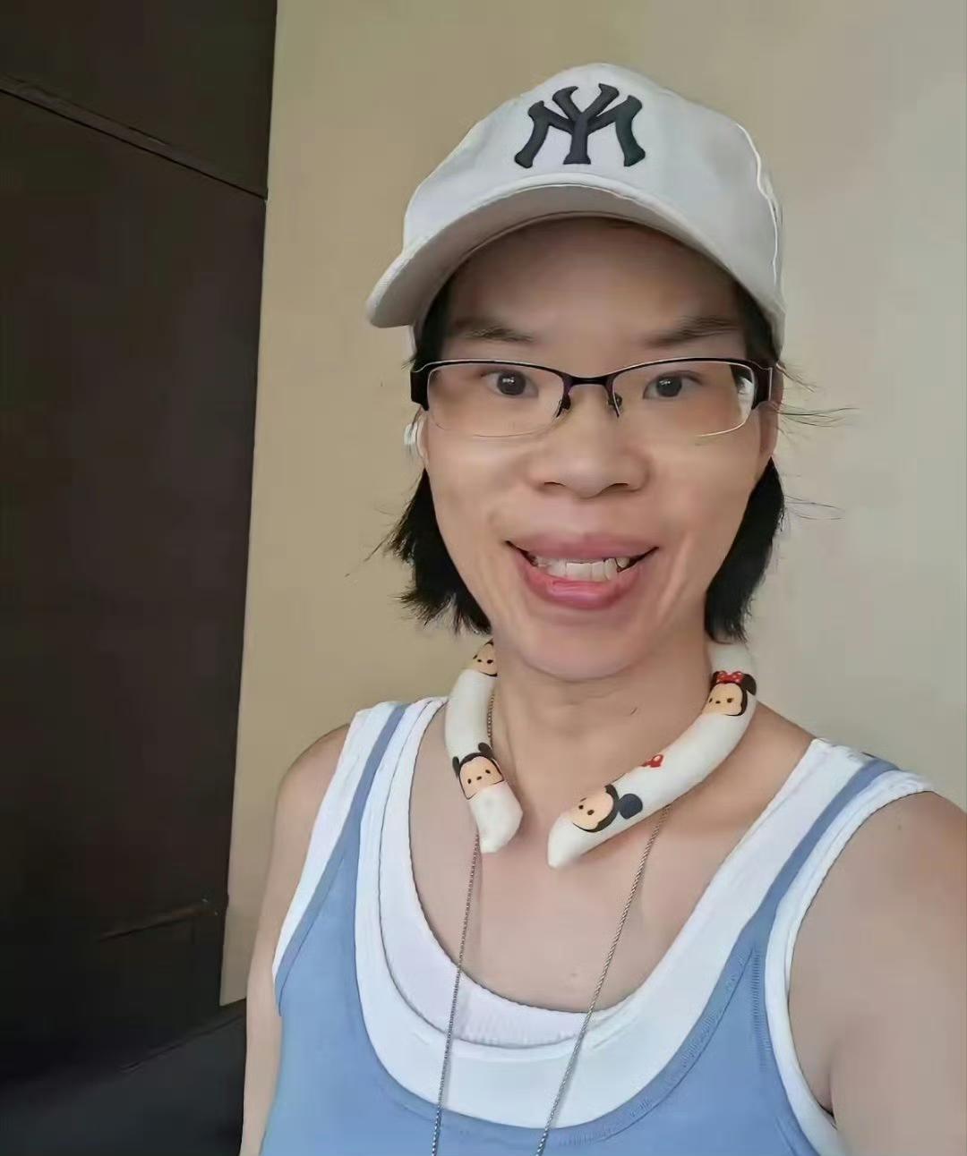 香港女子网上征婚：只要香港人，不要大陆人。大陆网友看到女子的长相之后，纷纷表示