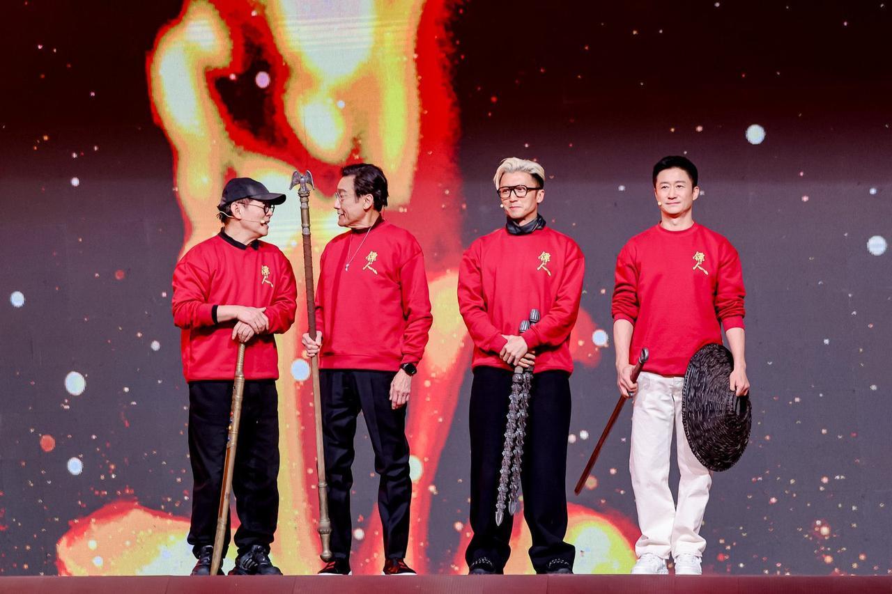 李连杰的帖子宣传的是袁和平执导、改编自清代漫画的武侠电影《守卫之刃》（暂译名），