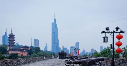 南京工程学院2026年江苏省的预估录取线已经出来了。学校今年设置了9个专业组，我