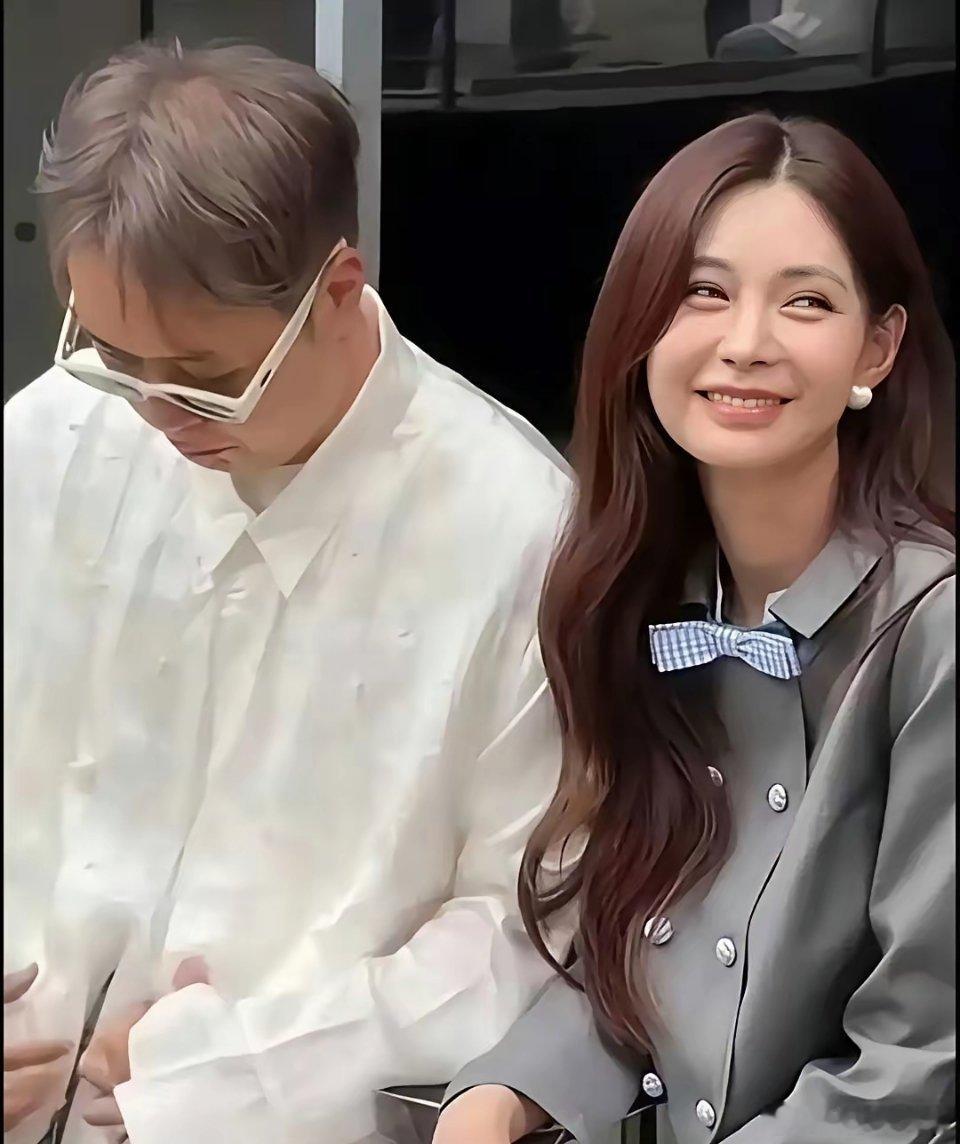 沈梦辰的颜值又变了，现在的她都看不出原有样貌的影子。现在的容貌虽然看着也挺美，但