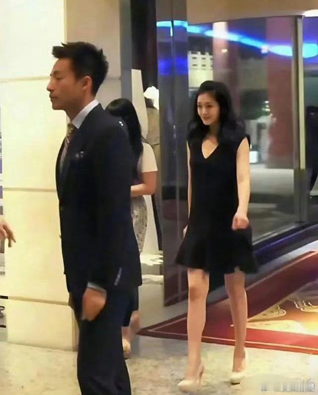 汪小菲和大S第一次见面的照片，帅哥当年就是这样被瞬间沦陷的！