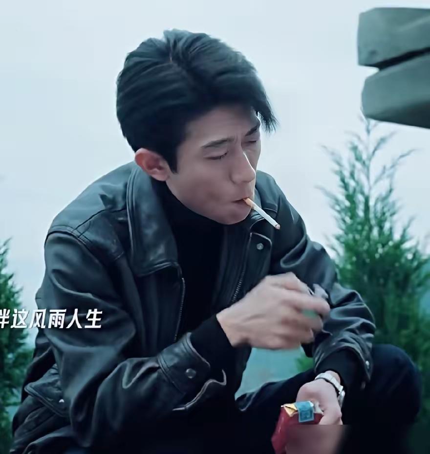 从余罪到曾克强，张一山用一根烟证明演技，没台词却让全网安静了张一山在《重案六组