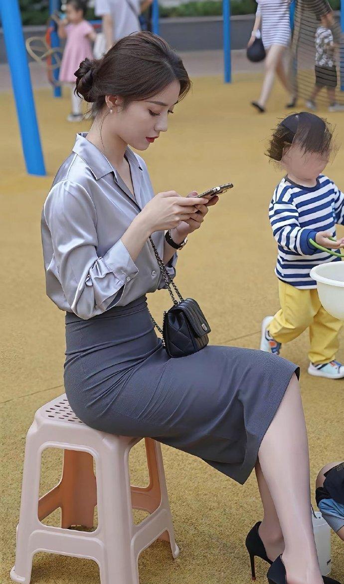 儿子马上就幼儿园毕业了，一直不敢去要个微信[捂脸哭][捂脸哭][捂脸哭]