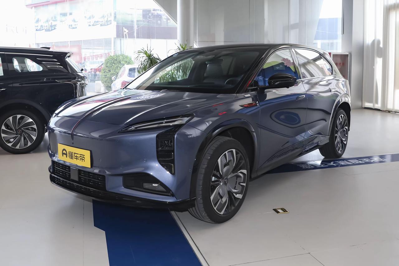 国产，后驱，800V4C，续航670公里，8295P芯片，这些加起来你会心动吗