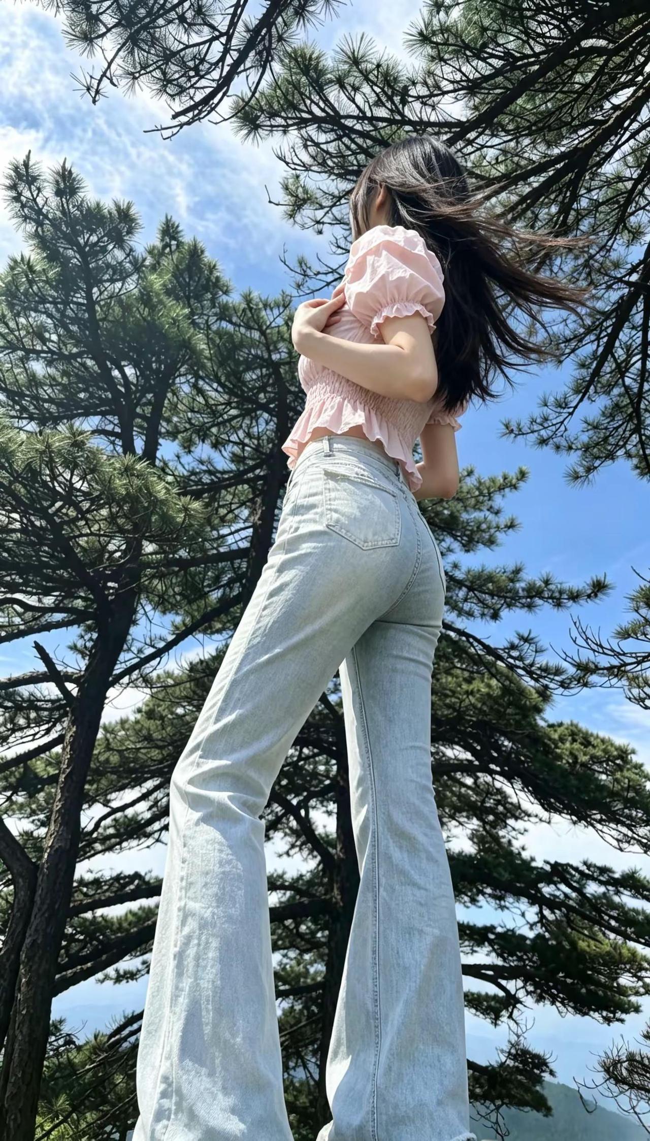 正面是留给世界的悬念，牛仔裤的背影是留给自己的安全感…牛仔裤穿搭