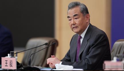 中国和荷兰谈妥了没想到荷兰新政府上来之后，第一件事情便是缓和和中国的关系！