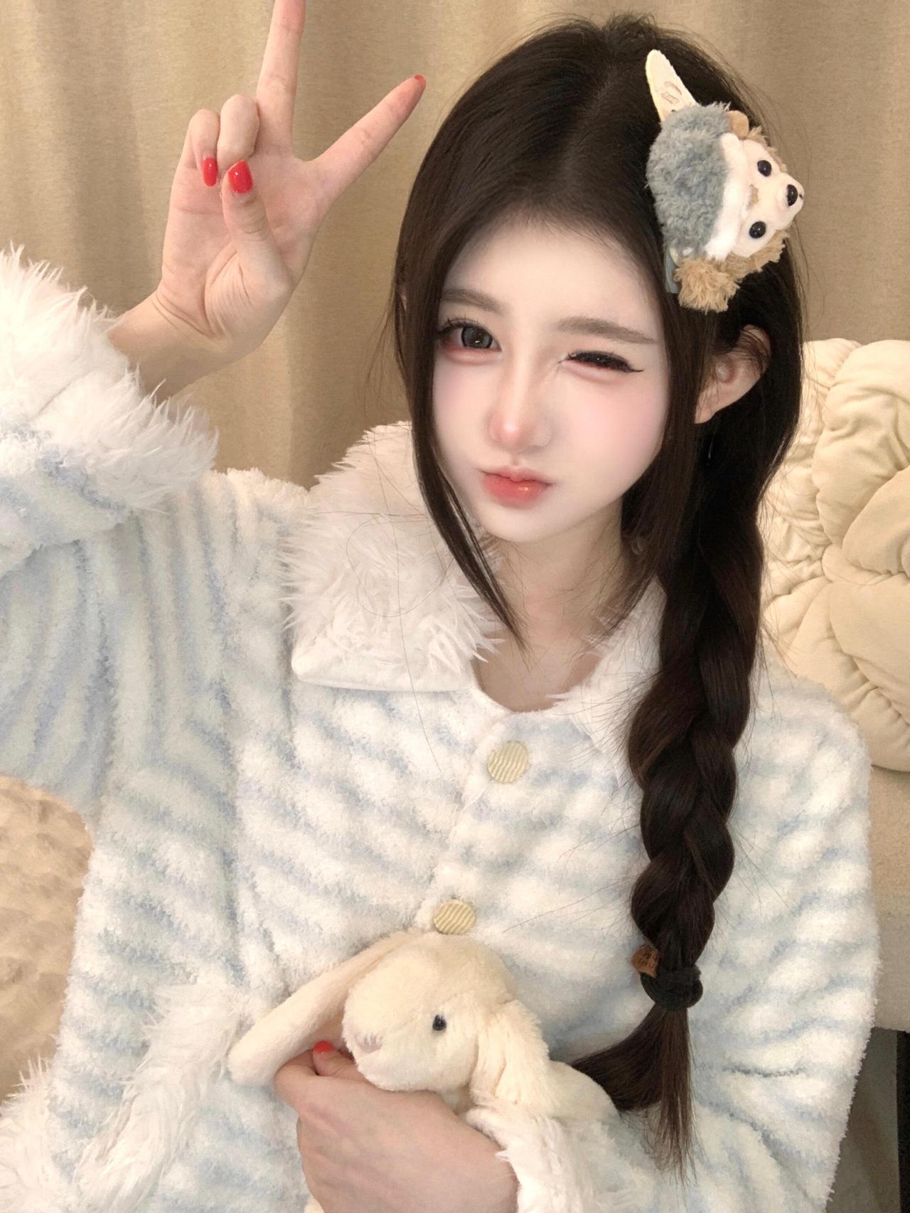 天气蒙蒙你也萌萌˃𖥦˂