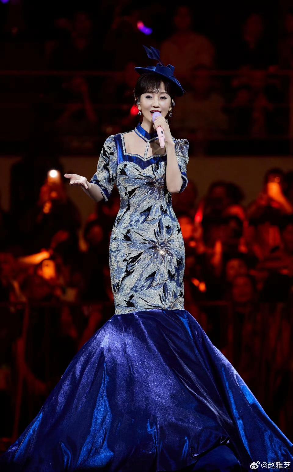 72岁赵雅芝不知道这个人是明星，第一次看见谁能猜出她是一个七十多岁人，身材面貌这