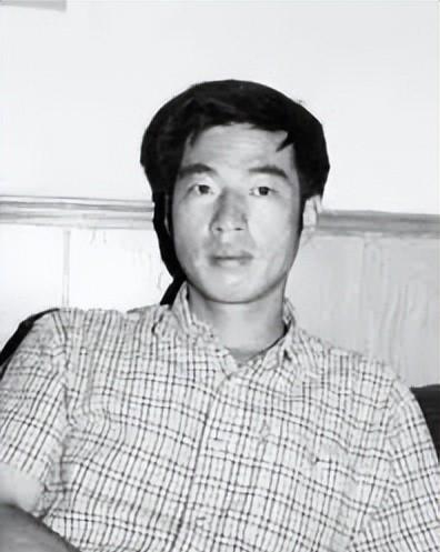 1997年到2000年，昆明发生了一连串警察、军人被杀案。凶手不是别人，是前警察