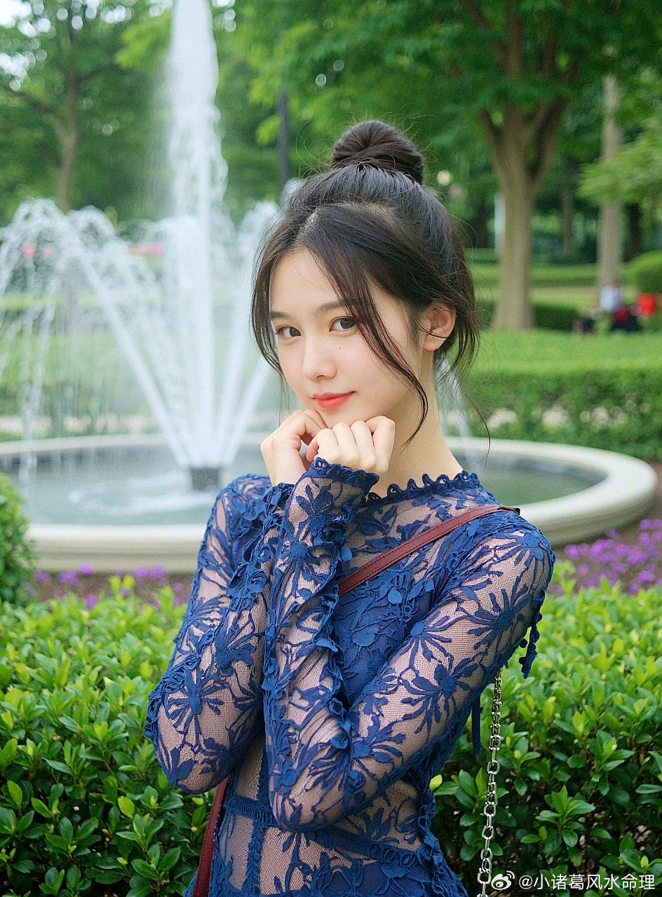 水产水鸡命的人适合从事水产养殖行业，他们的五行属性对应为水，所以从事水相关的行业