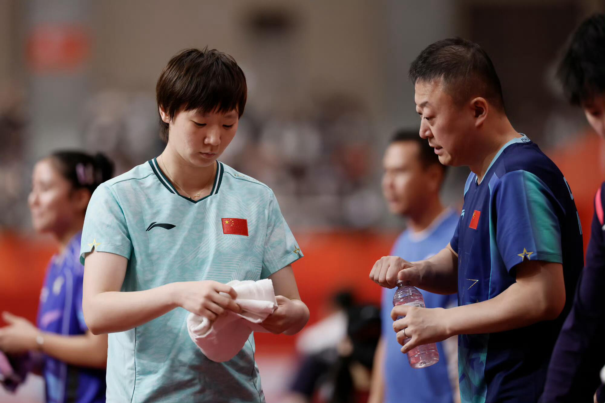 王曼昱3比2石洵瑶能跟王曼昱打到14-16这种分数，石洵瑶已经拼到极致。申裕斌