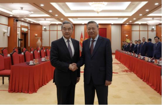 越南不会在中美间中立了。3+3部长级会议后，中国和越南谈妥了。 3月15日到