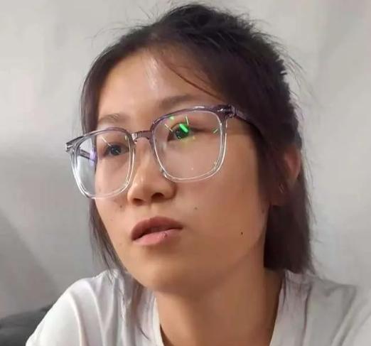 扁担女孩最终还是一场空，本科院校都已经开学报到，依旧不见她的身影出现在哪个校园。