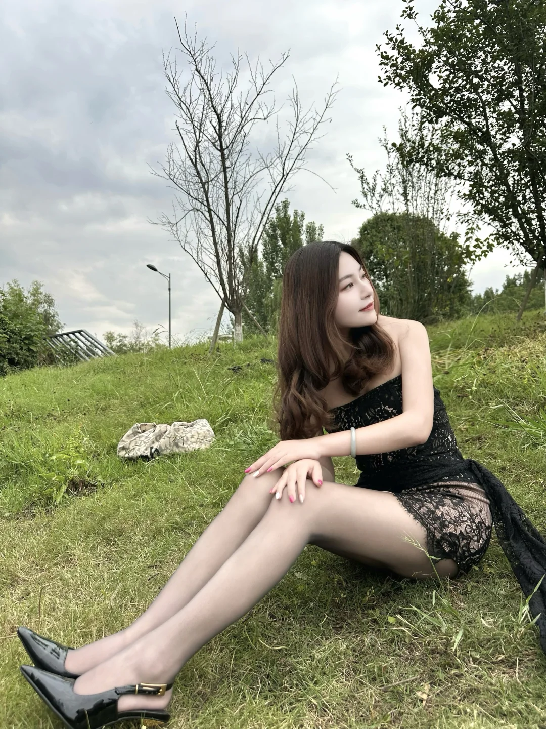 草地拍照 御姐穿搭