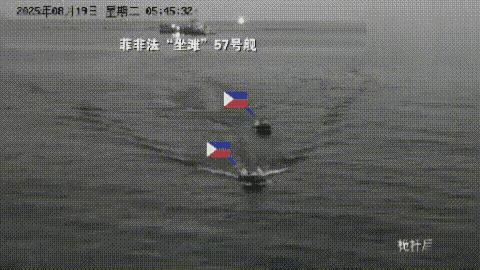中国海警追“猴子”。8月19日5点左右，一艘中国海警船正在仁爱礁附近巡逻。菲