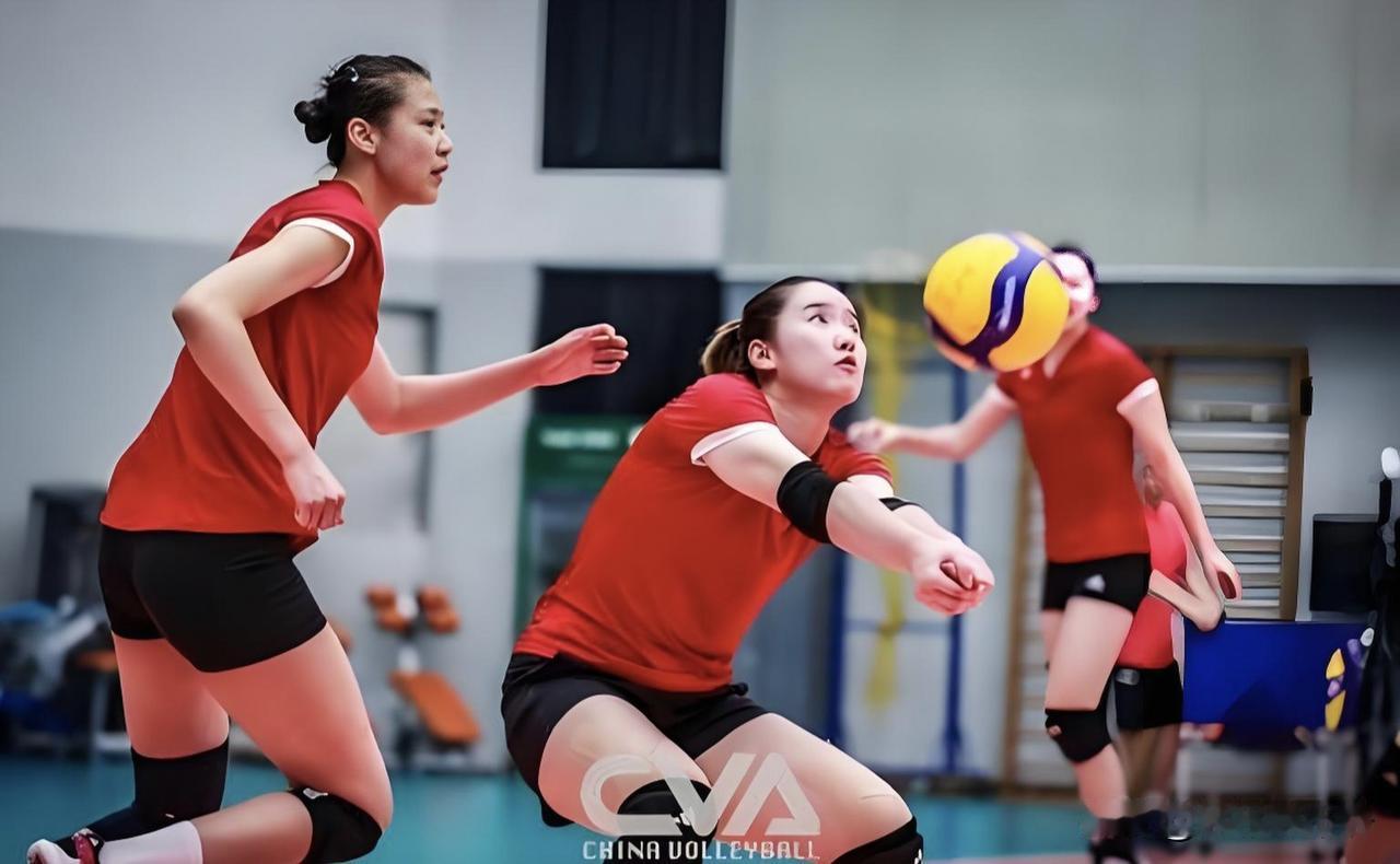 新一届中国女排集训公开课直播预告!今天（4月29日）下午4点30分与大家见面!