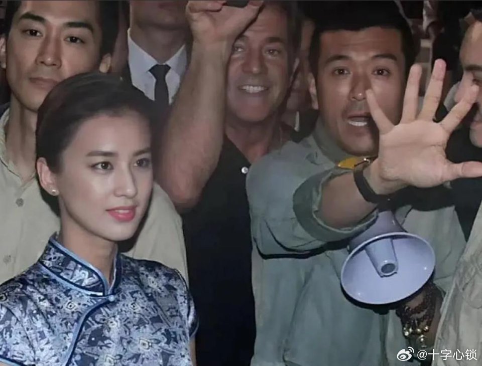 杨子就是不舍得离婚，看到这张照片我明了