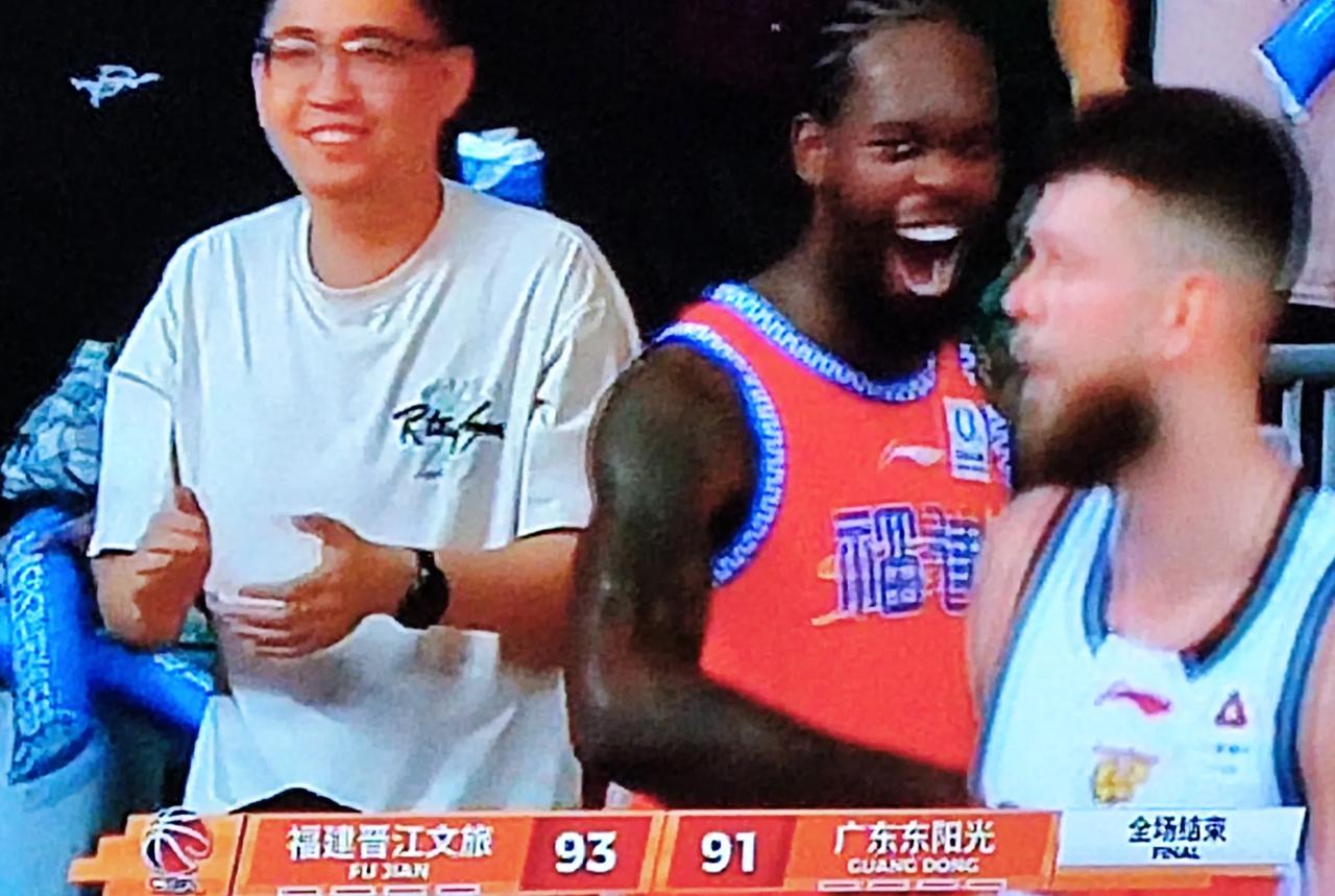 广东客场91-93不敌福建。新大外拉科塞维奇得32分16板3助攻，全队为他做球