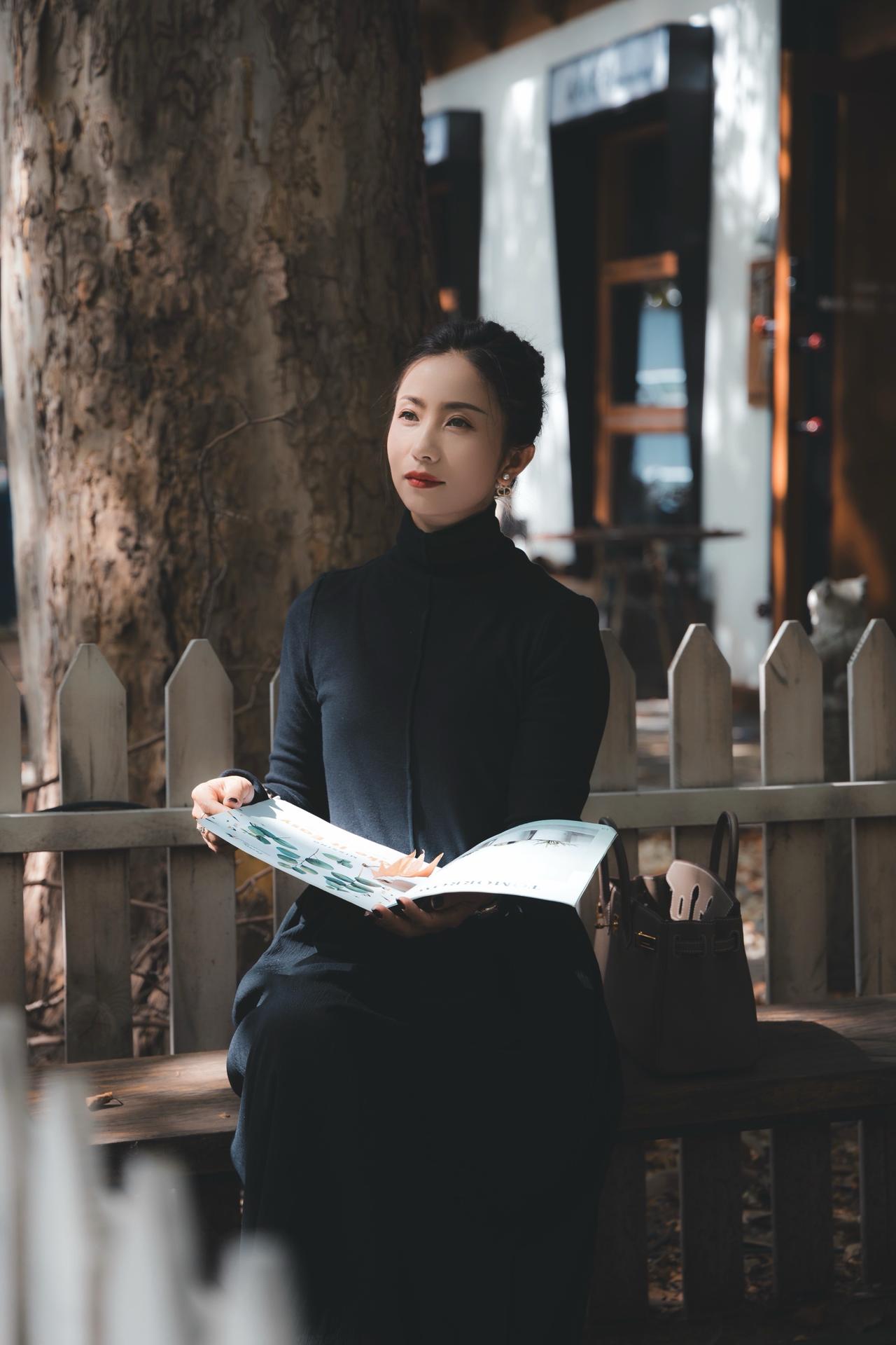 🍂【秋天，是最容易拍出氛围感的季节】别再以为氛围感一定要滤镜。秋天的光，