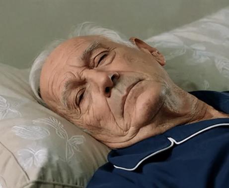 “早睡早起”是错的？医生劝告：过了55岁，睡觉尽量要做到这5点有些人一过55