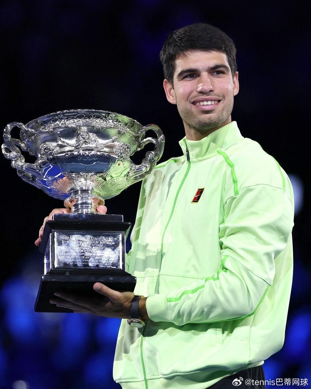 阿尔卡拉斯🇪🇸本赛季有望达成的成就：—🇦🇺澳网：成为历史上最年轻的生