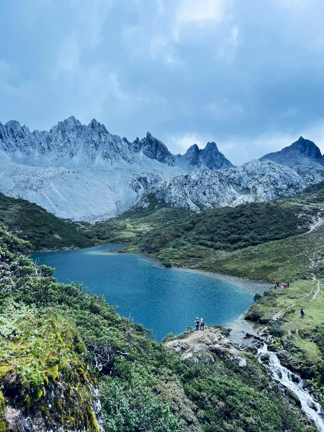 近日，南极洛的门票暴光出来了，每年只有半年左右的旅游时间，南极洛也叫南姐洛，位于