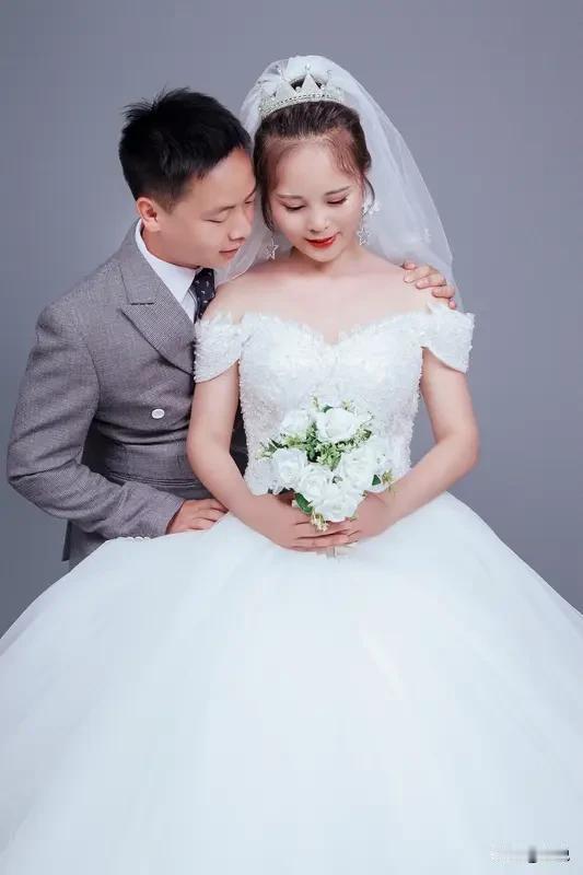 入赘八年与娶妻八年的差异我单位有个男生，老家在小县城，他父母竭尽全力在我们单位